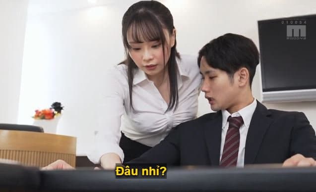 Em nhân viên cứ cạ cặp vú vào vai sếp trẻ thì anh không đụ hơi phí